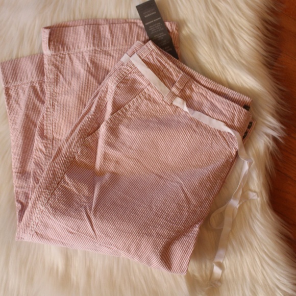 Dockers, Favorite fit stripped pink and white seersucker Capri pants - Picture 3 of 9